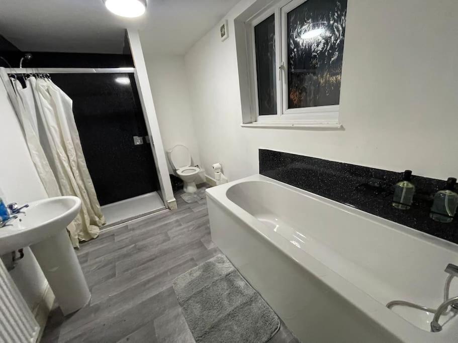 30 Percent Off Weekly Stays - 6 Bedroom House - 11 Beds Blackpool Eksteriør bilde